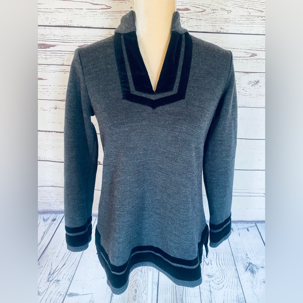Women’s XSP Sweater Soft Surroundings Heavyweight Knit Gray Velour Trim V Neck